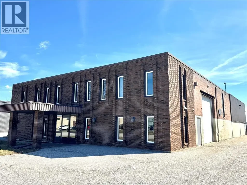 5230 Burke Street, Tecumseh